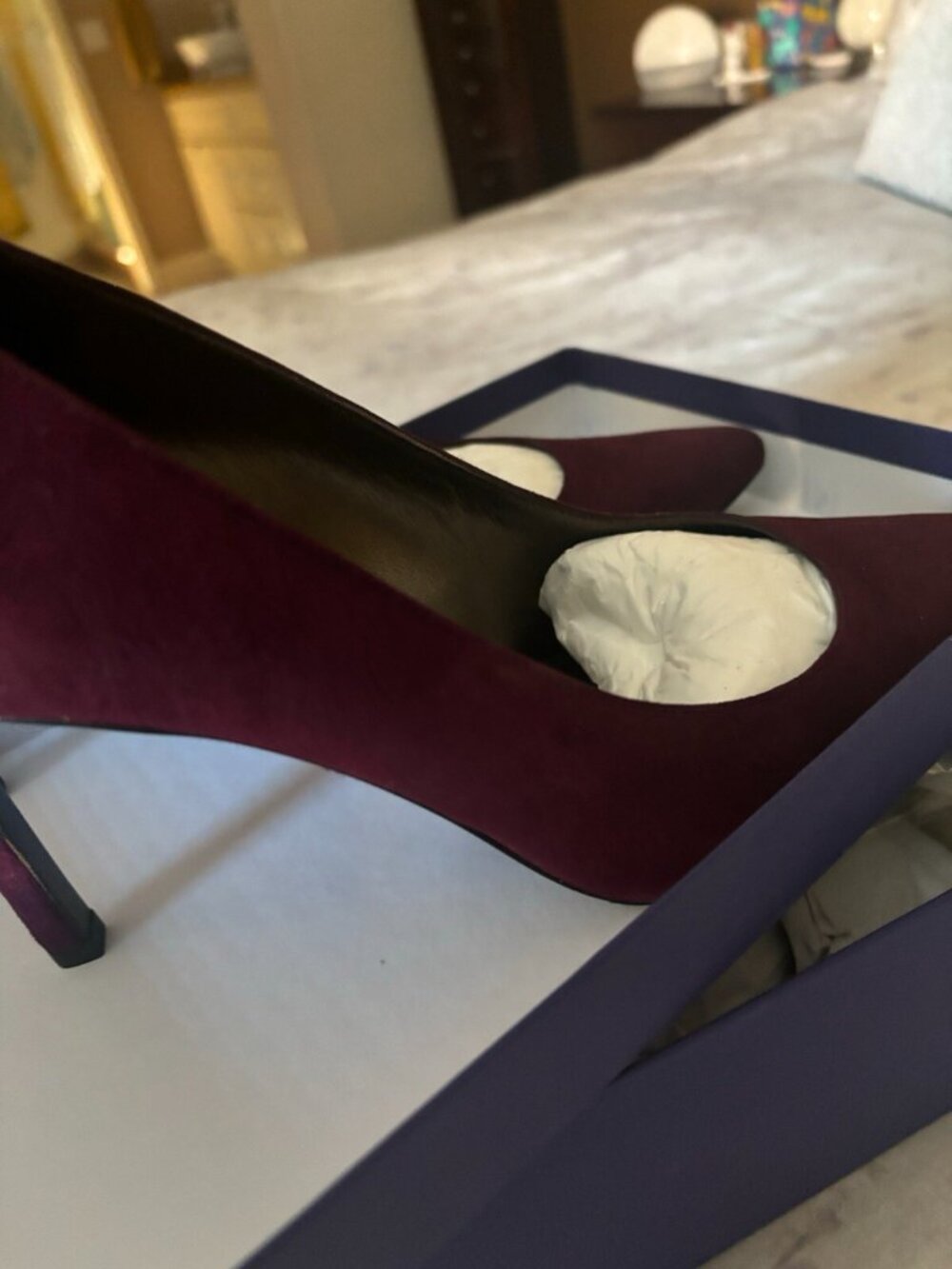 STUART WEITZMAN burgundy suede pointed toe heels - Picture 5 of 8